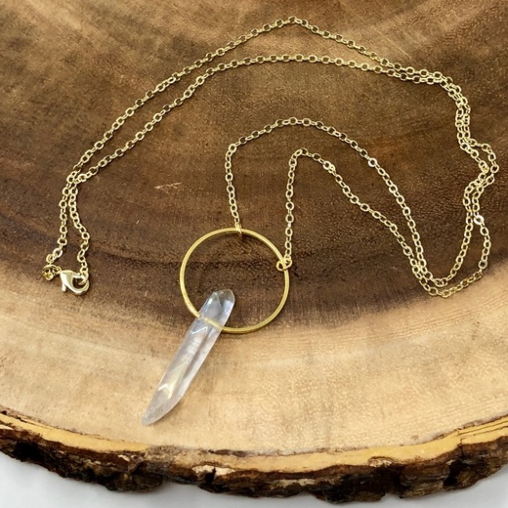 NWT Aura Quartz Crystal Circle 14K Gold Necklace